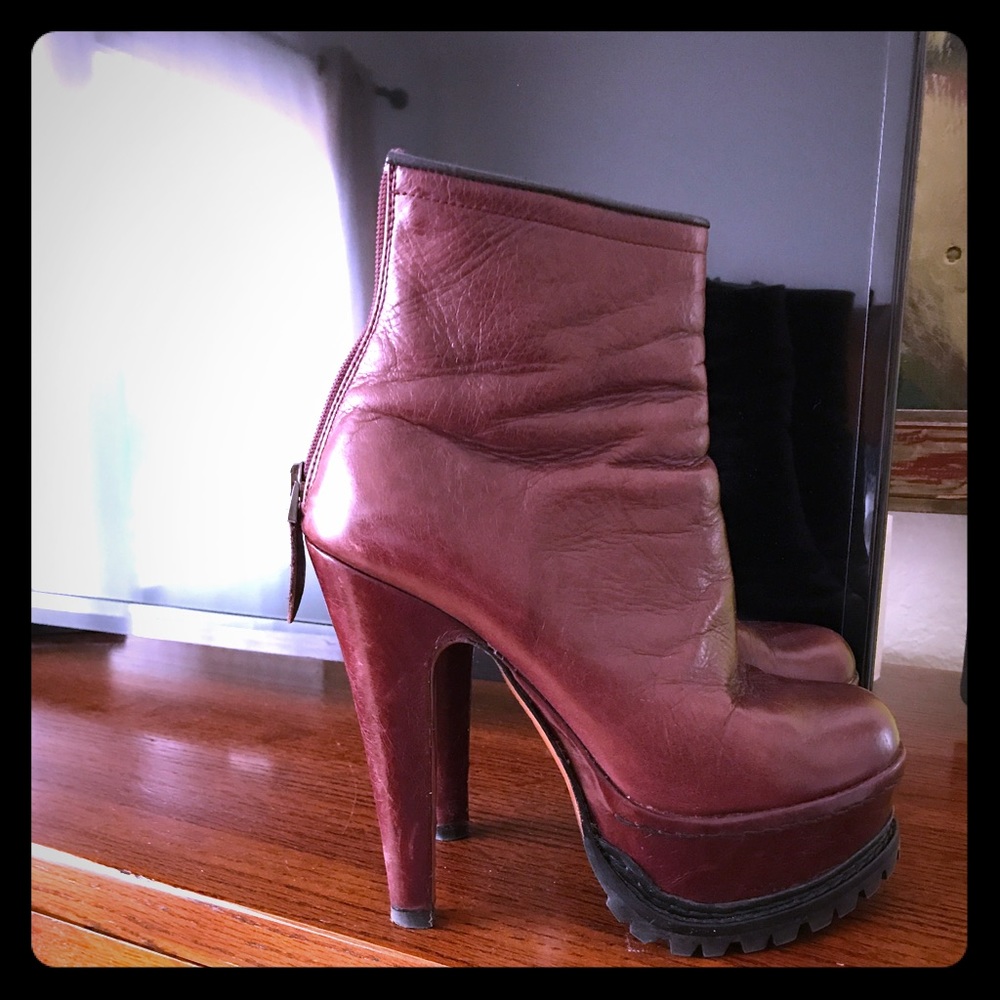 Amazing couture Azzedine Alaia boots!!!❤️❤️❤️